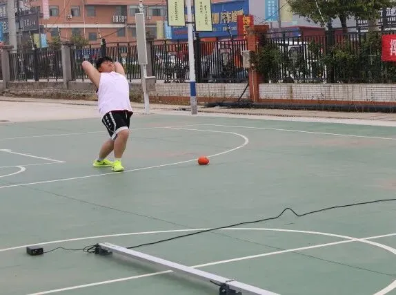 东海华杰中考体育模拟现场,千名家长有序等待,这一幕暖哭了! 第40张