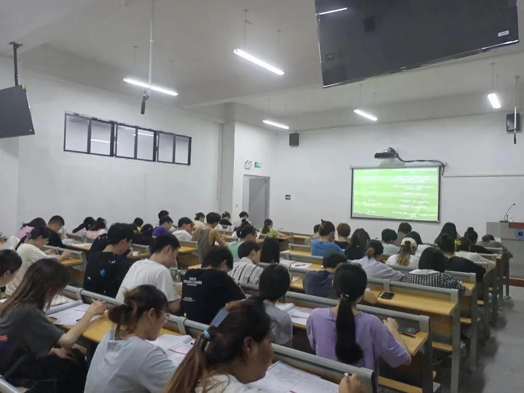 书香校园 | 艺术学院举办英语四级模拟考试活动 第4张 书香校园 | 艺术学院举办英语四级模拟考试活动 第4张