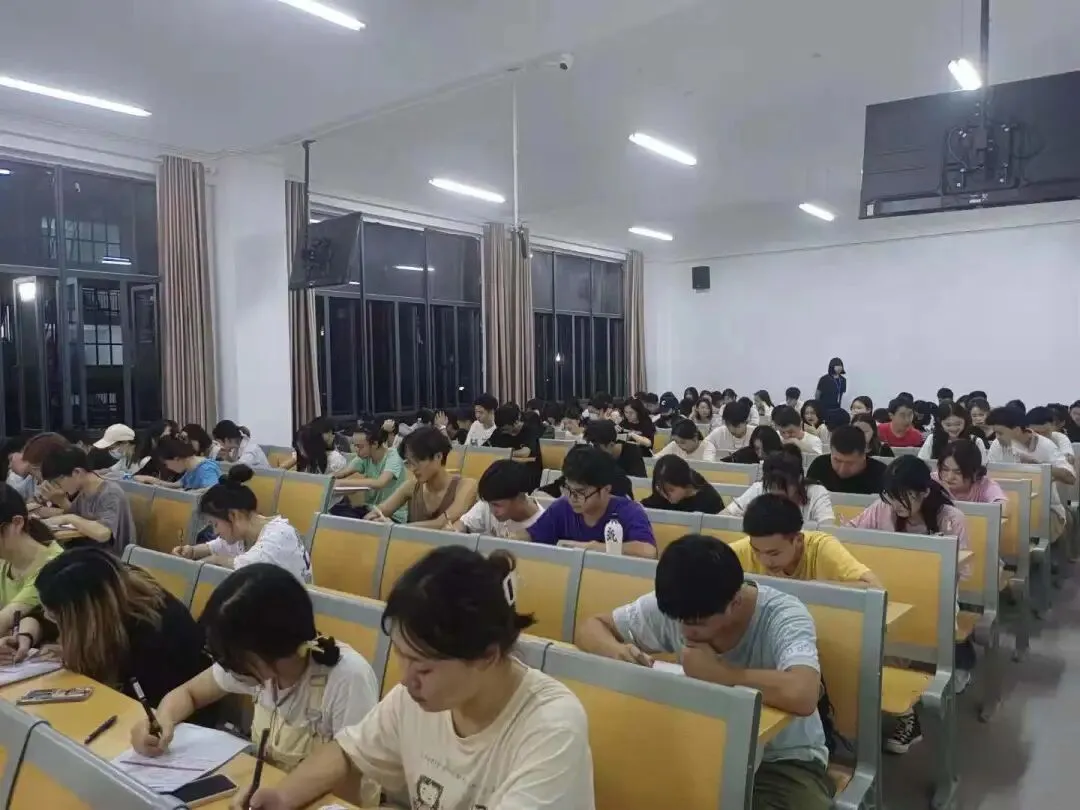 书香校园 | 艺术学院举办英语四级模拟考试活动 第5张 书香校园 | 艺术学院举办英语四级模拟考试活动 第5张