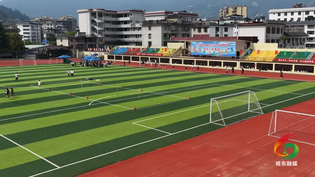 2026年体育中考顺利开考 2026名学子逐梦考场 第12张 2026年体育中考顺利开考 2026名学子逐梦考场 第12张