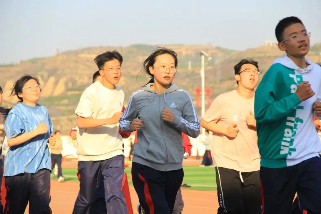 备战中考 逐梦扬帆——北校初三学子体能训练纪实(一) 第4张
