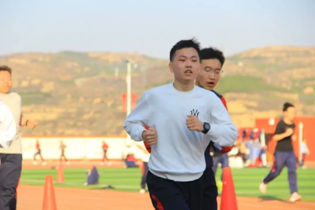 备战中考 逐梦扬帆——北校初三学子体能训练纪实(一) 第7张