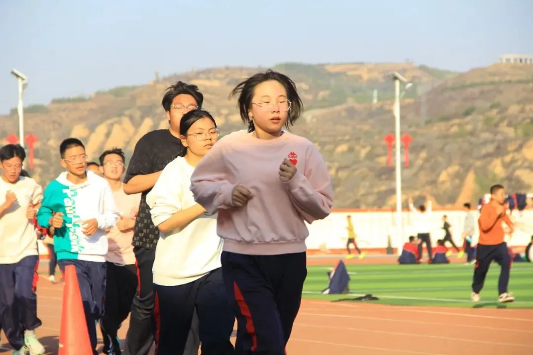 备战中考 逐梦扬帆——北校初三学子体能训练纪实(一) 第8张