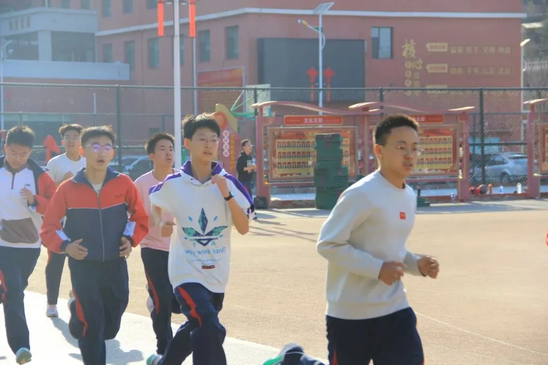 备战中考 逐梦扬帆——北校初三学子体能训练纪实(一) 第12张