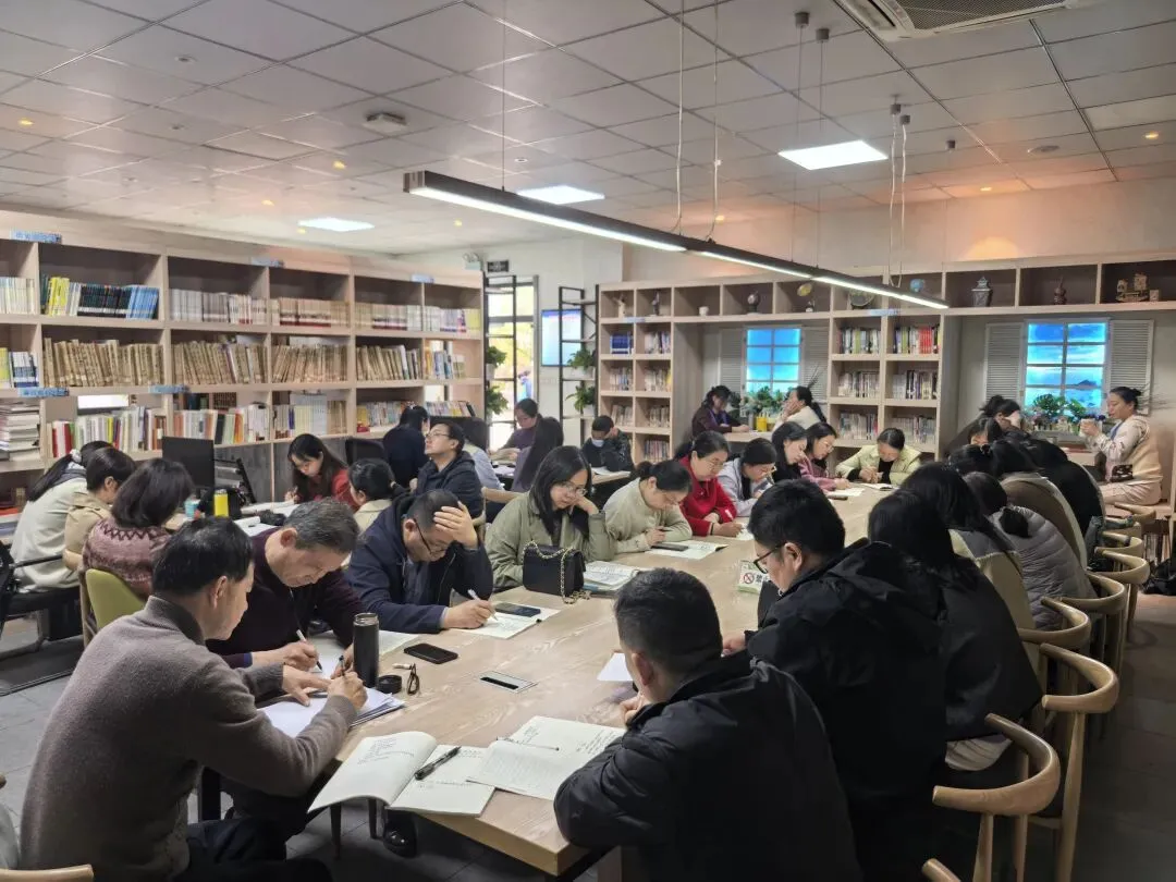 研真题 明方向 定规划 助备考——新洲三中英语大教研活动纪实 第11张 研真题 明方向 定规划 助备考——新洲三中英语大教研活动纪实 第11张