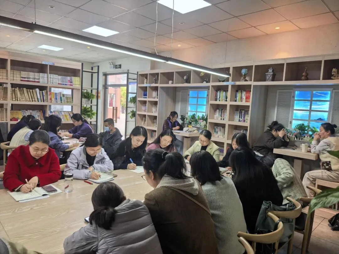 研真题 明方向 定规划 助备考——新洲三中英语大教研活动纪实 第25张 研真题 明方向 定规划 助备考——新洲三中英语大教研活动纪实 第25张