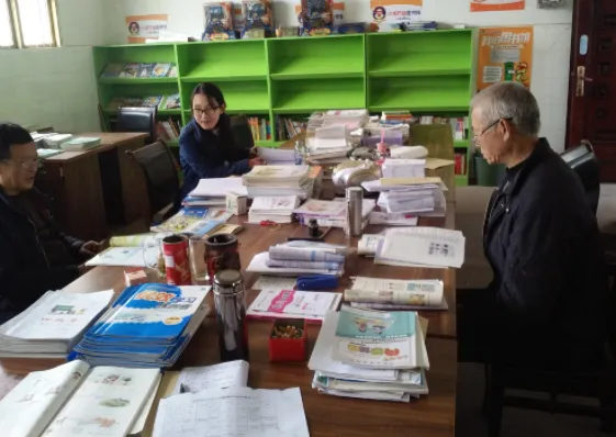 老师批改小学生试卷,评语引发家长不满,当地官方部门已经介入! 第4张