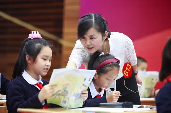 老师批改小学生试卷,评语引发家长不满,当地官方部门已经介入! 第10张