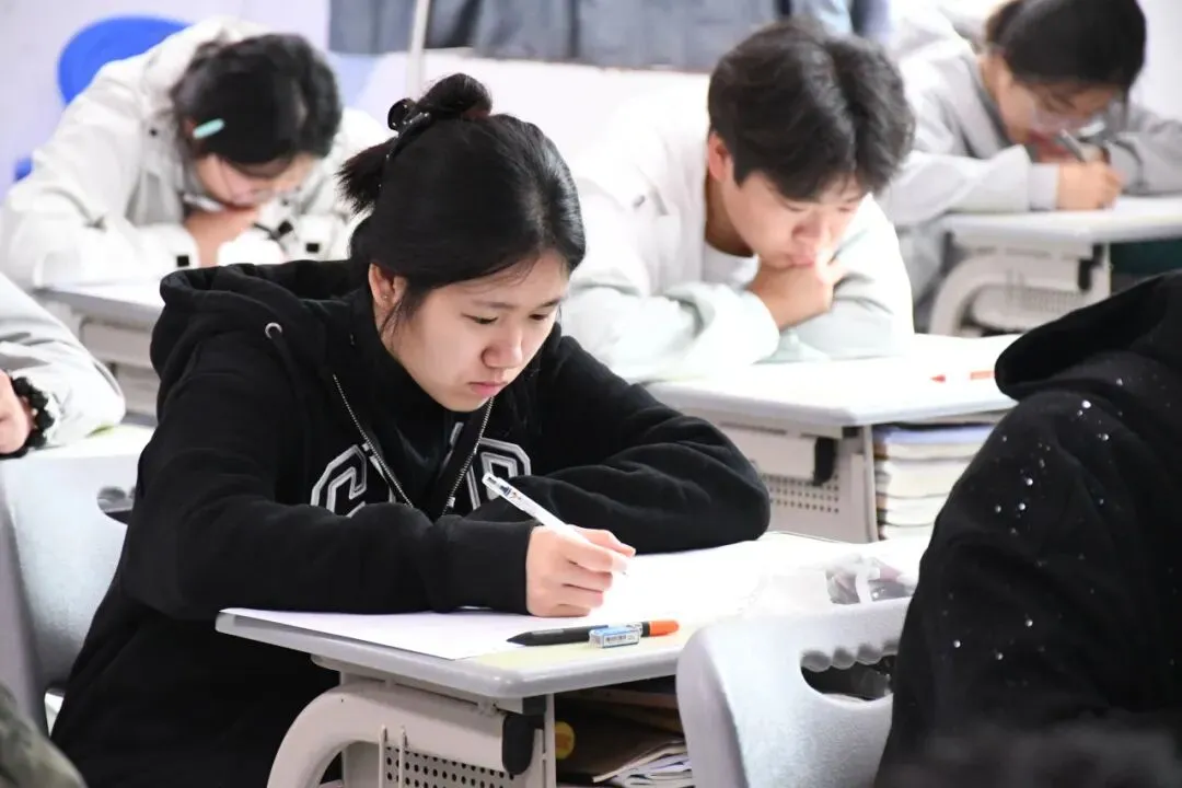 以模考砺锋芒,待春考绽荣光|济南智慧康养学校高三学子全力迎战 2026 山东春季高考! 第19张