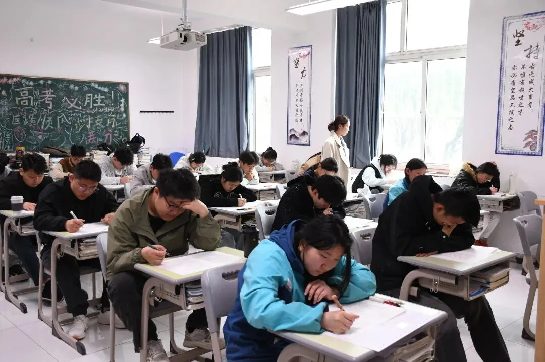 以模考砺锋芒,待春考绽荣光|济南智慧康养学校高三学子全力迎战 2026 山东春季高考! 第22张