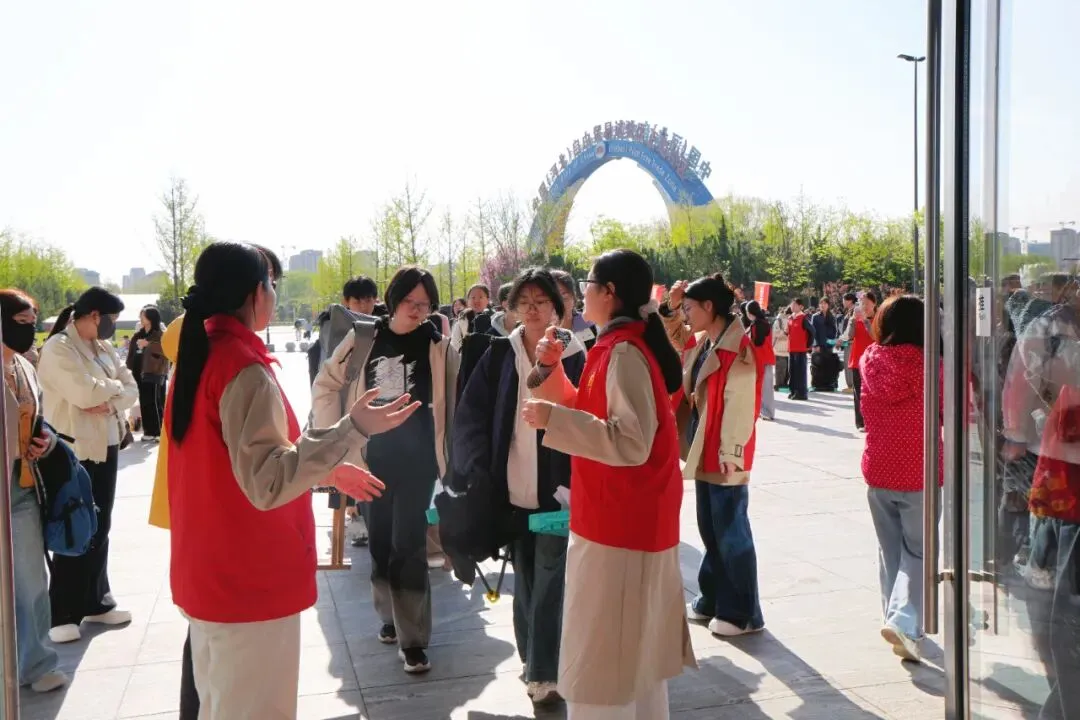 为梦想战!2026年第二次中考模拟圆满举办 第5张 为梦想战!2026年第二次中考模拟圆满举办 第5张