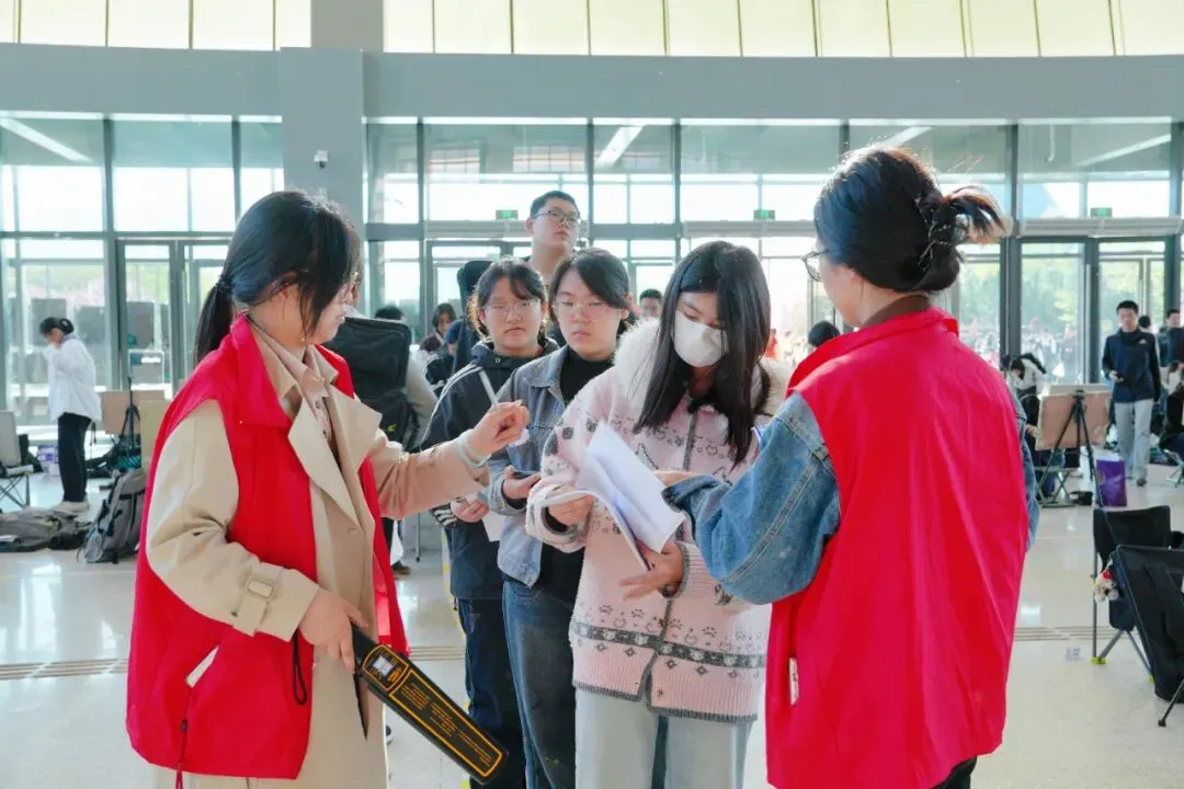 为梦想战!2026年第二次中考模拟圆满举办 第6张 为梦想战!2026年第二次中考模拟圆满举办 第6张