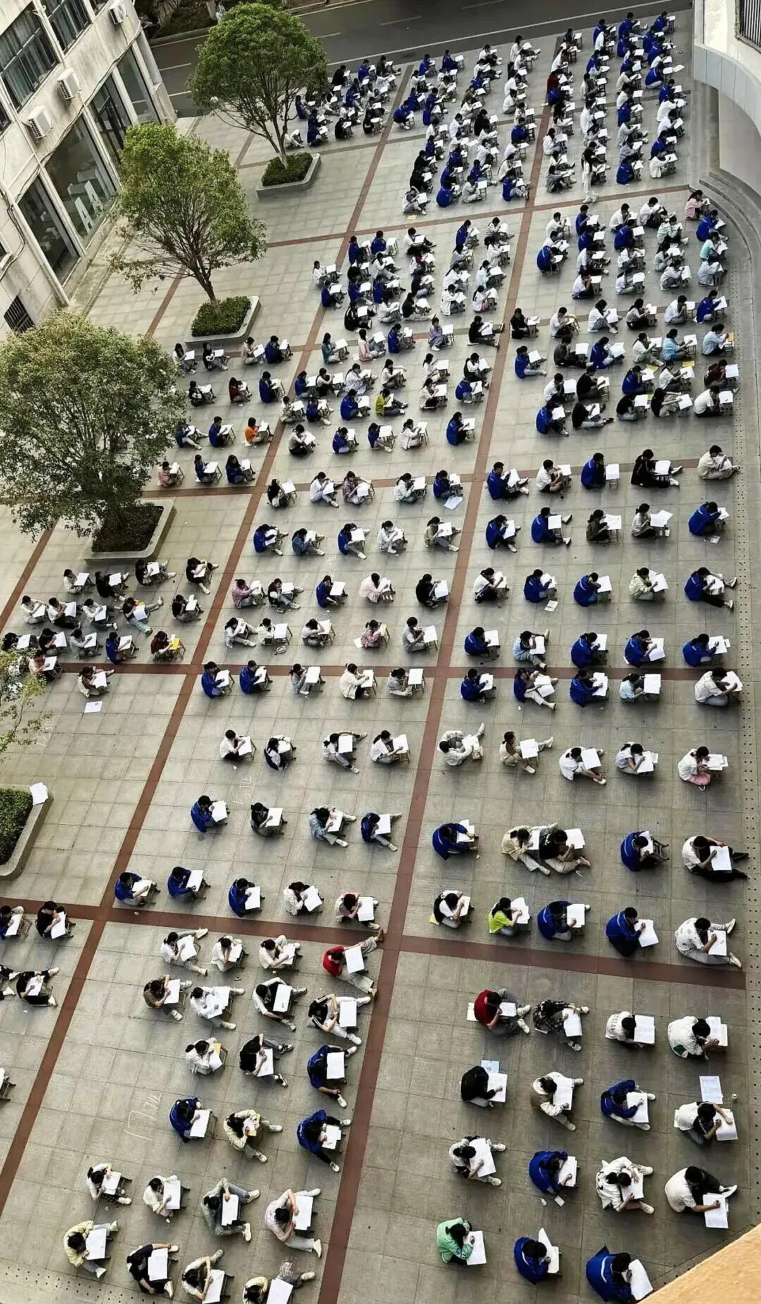 广水市实验高级中学挪用书本费买试卷,5万多乱收费全没收未退家长 第2张