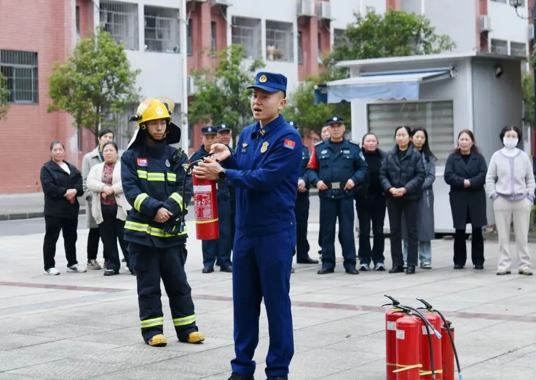 校园新闻周刊第19期丨誓师砺剑迎中考 思政践行担使命 第10张