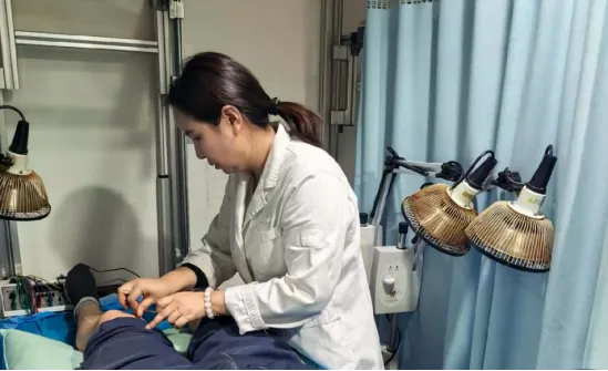 您身边的好医生|一针一艾护青春 满分中考谢仁心 第14张