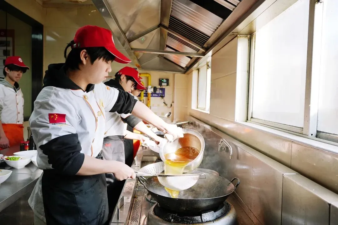 与其在中考结束后被动、匆忙地为孩子挑选学校,不如主动提前规划! 第7张