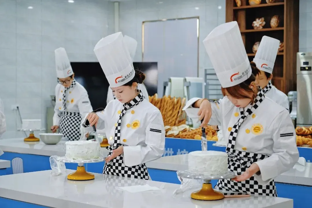 与其在中考结束后被动、匆忙地为孩子挑选学校,不如主动提前规划! 第11张