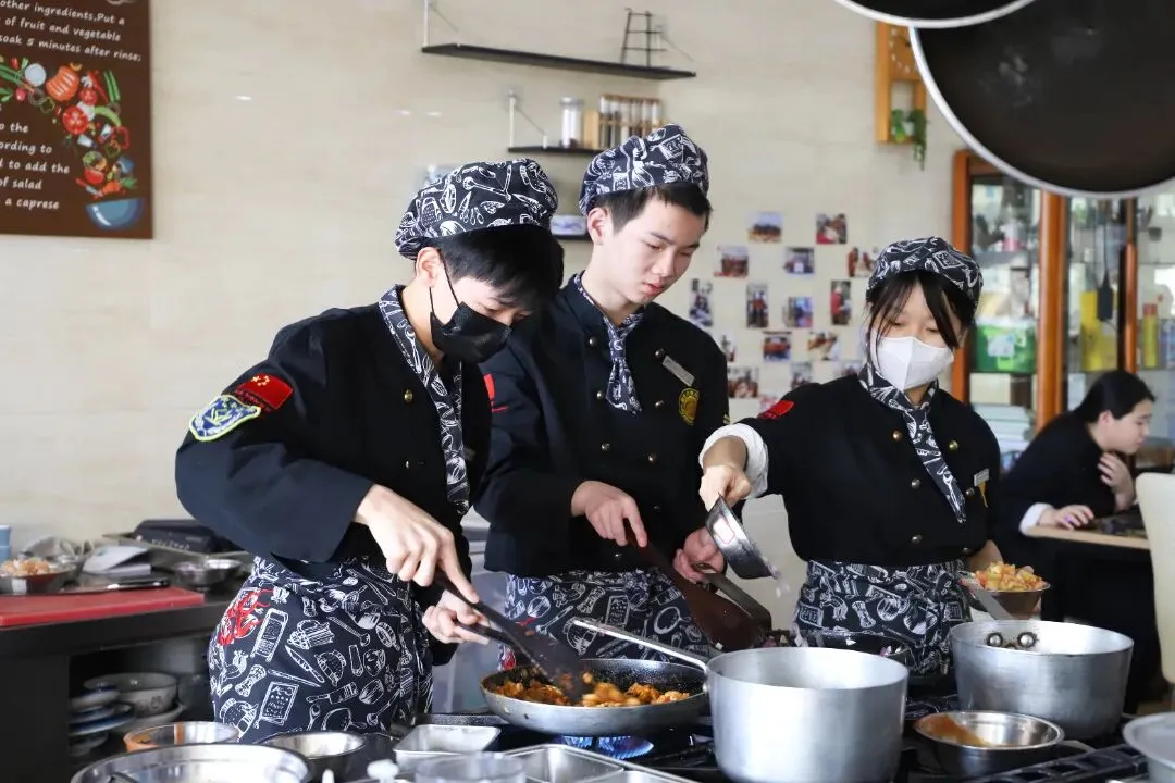 与其在中考结束后被动、匆忙地为孩子挑选学校,不如主动提前规划! 第13张