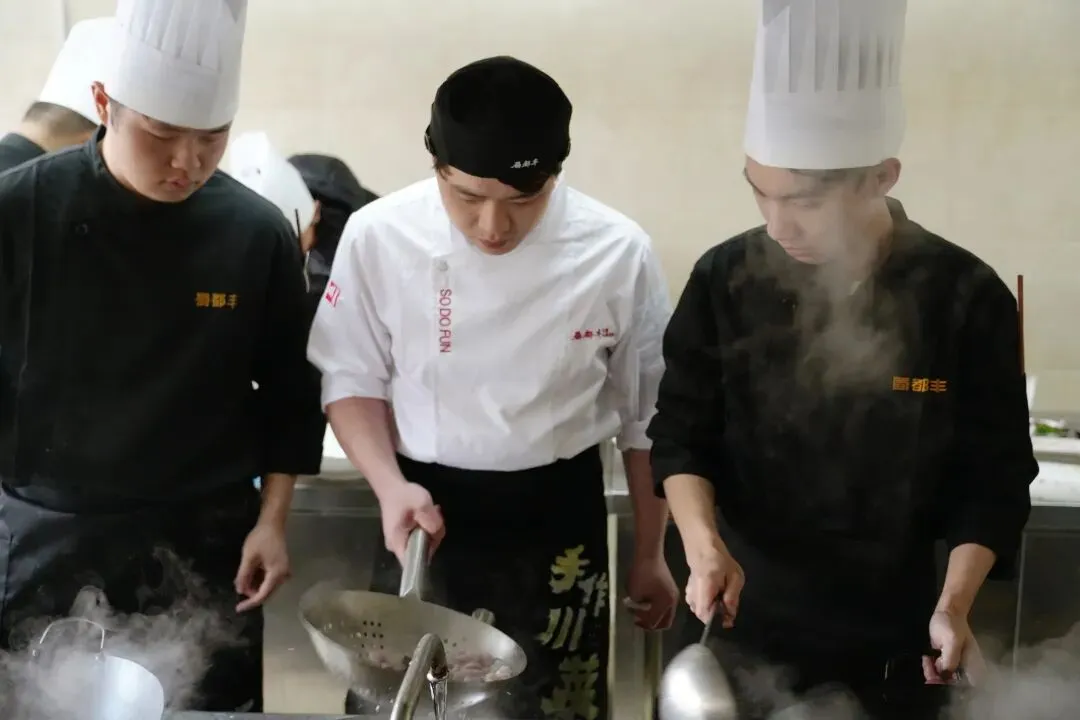 与其在中考结束后被动、匆忙地为孩子挑选学校,不如主动提前规划! 第17张