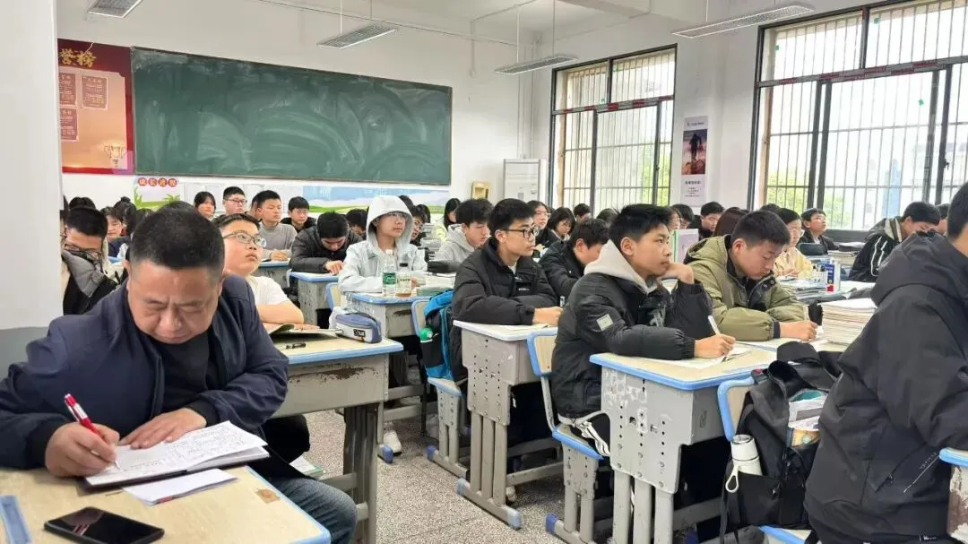 把脉中考复习 赋能高效课堂——中心学校深入新厂镇初级中学开展常规督导检查 第5张