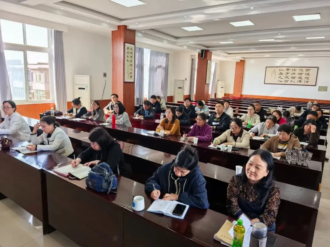 精研复习提质效 同心聚力备中考——殷都区初中历史中考复习研讨会圆满举行 第4张 精研复习提质效 同心聚力备中考——殷都区初中历史中考复习研讨会圆满举行 第4张