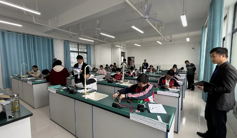 我县2026年中考体育和实验操作考试顺利开考 第1张