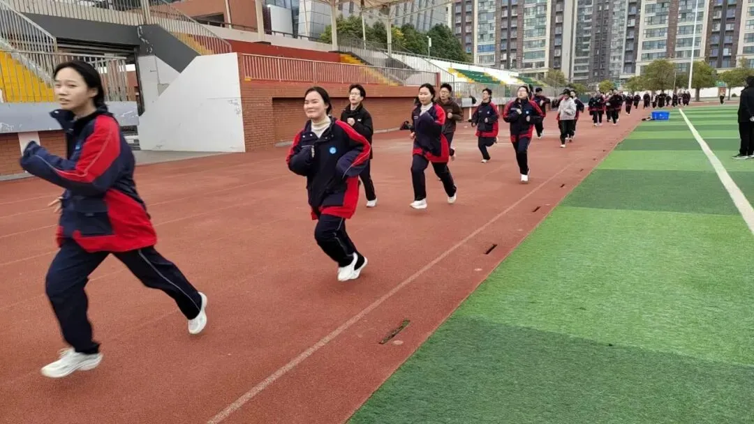 热血青春!直击射阳体育中考备考一线,初三学霸燃爆操场! 第10张