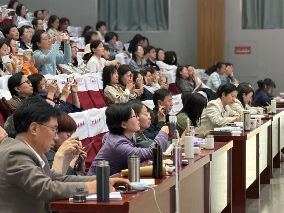 聚焦中考精研策略 素养为本共话备考——2026年洛阳市初中语文中招备考及教学研讨会在洛阳地矿双语学校圆满举行 第11张