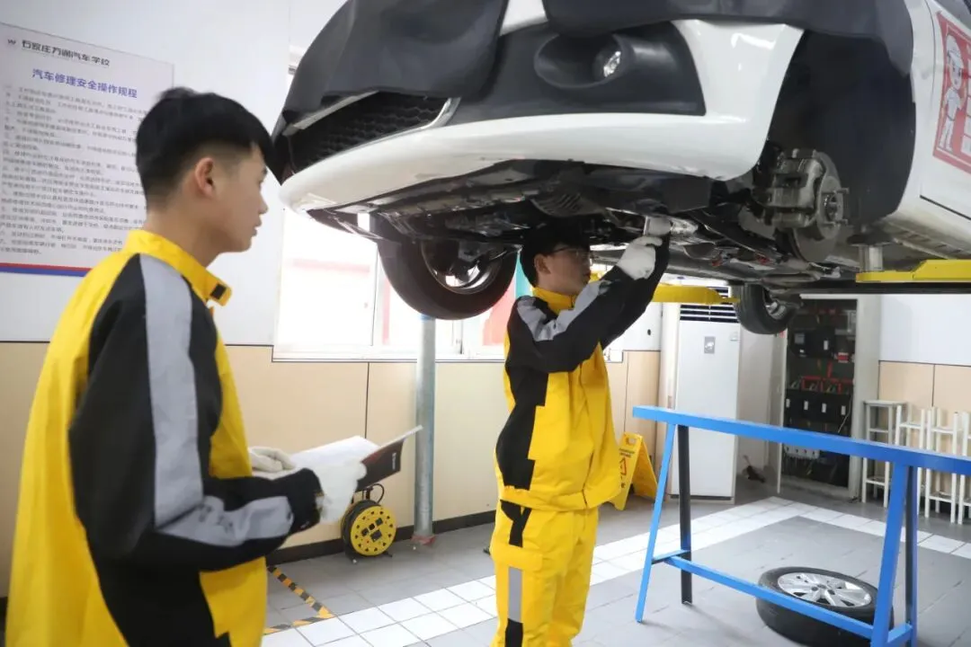 中考将至,孩子成绩不上不下,上普高还是上职校? 第7张