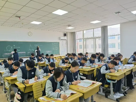 夯实基础提升素养 聚焦中考精研专题——初中部常态课展示活动(四) 第13张