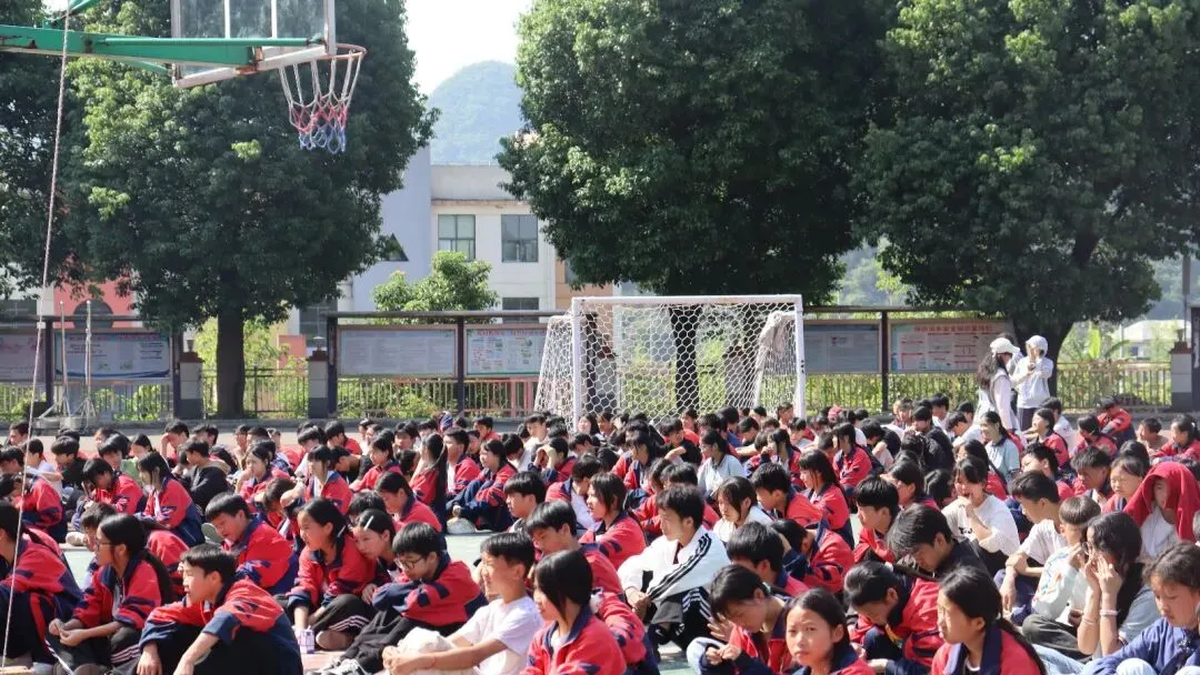 凝心聚力逐梦行,策马扬鞭赴中考——关岭县上关镇上关中学举行2026届冲刺动员大会 第14张