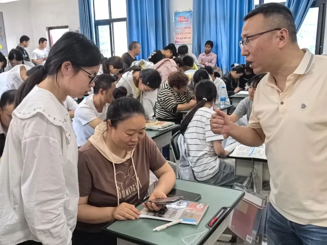 家校携手共育,助力中考冲刺——叙州区安边学校召开2026年春期九年级家长会 第6张