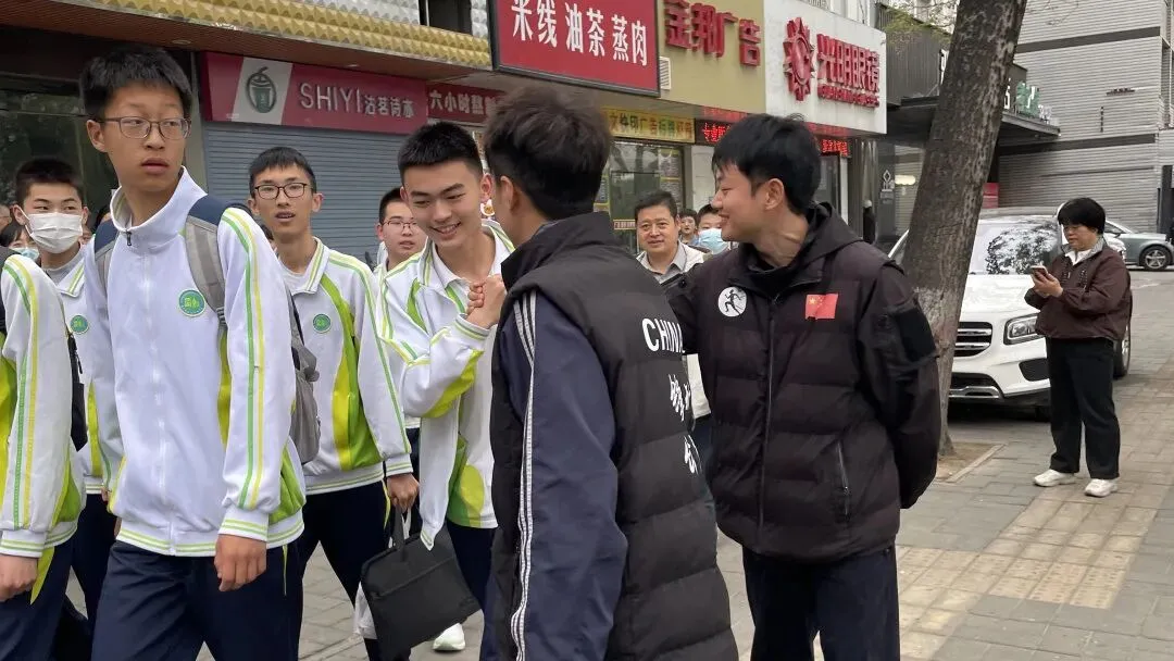 锋动体育中考送考纪实:用心护航,共赴满分荣光 第3张