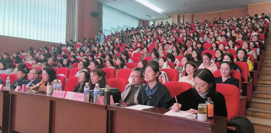 精准析题明方向 聚智共研备中考——青岛市初中语文2025年阅卷分析暨2026年复习研讨会在市南区成功举行 第5张