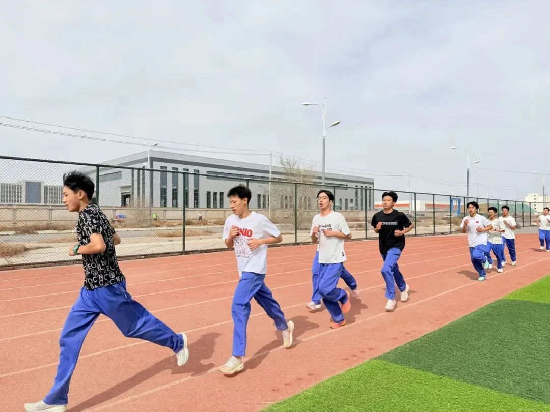 厉兵秣马测实力,凝心聚力迎中考——成功初三年级圆满完成体育市一诊检测 第19张