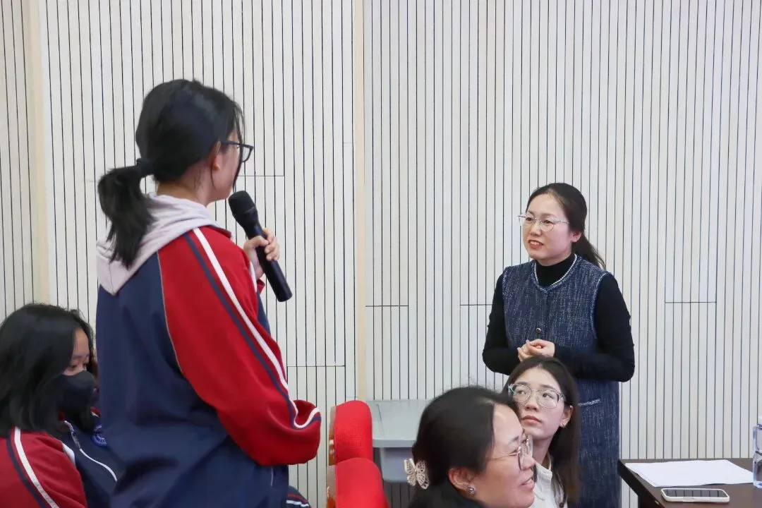 心暖赋能迎中考 阳光筑梦向未来——大连教育学院考前心理辅导公益讲座在我校圆满举行 第7张