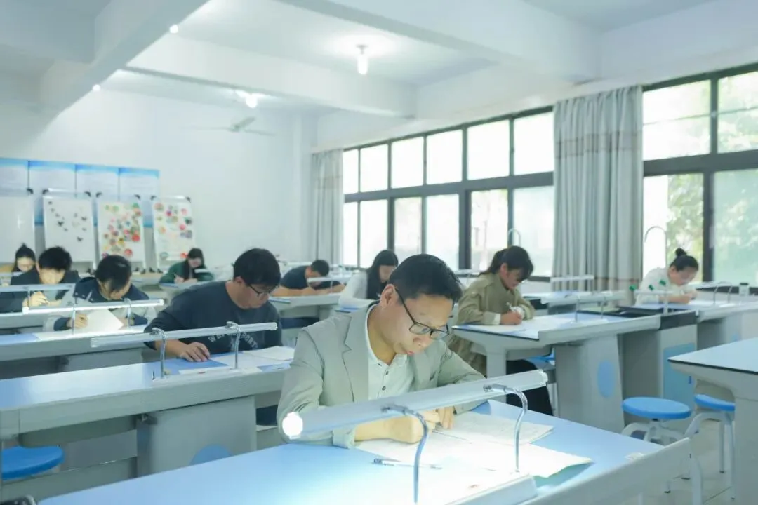 一张试卷 两份成长 | 师生同考让教与学真正“双向奔赴” 第18张