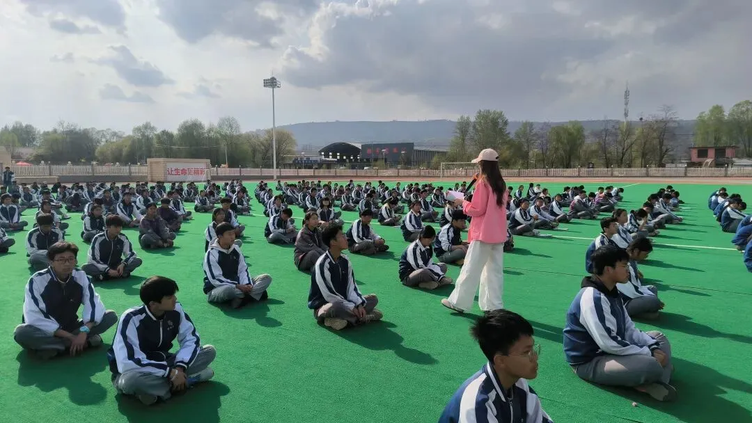 突破焦虑 从容应考——临夏市开展中考考前减压心理健康专题讲座 第3张