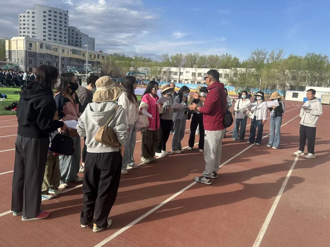 【五彩党建 金色青春】以考促练 备战中考——我校顺利开展初三体育模拟考试 第5张