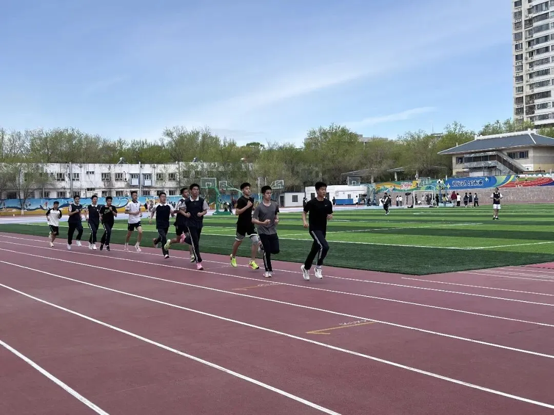 【五彩党建 金色青春】以考促练 备战中考——我校顺利开展初三体育模拟考试 第8张