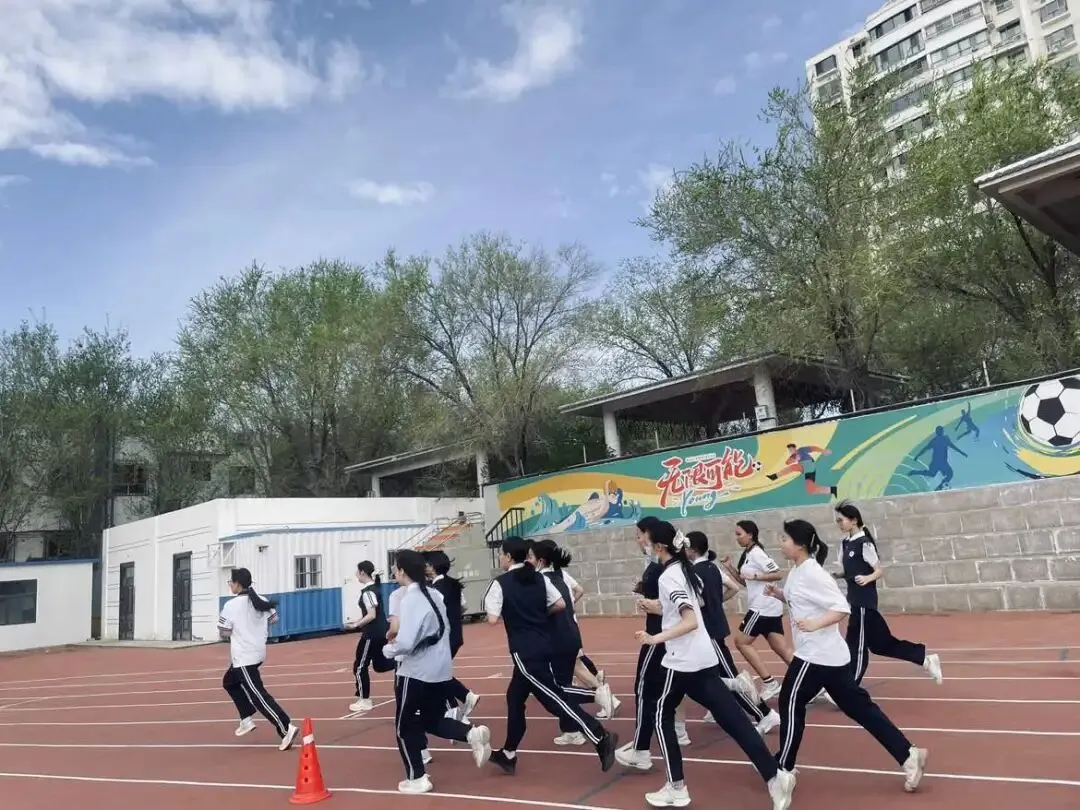 【五彩党建 金色青春】以考促练 备战中考——我校顺利开展初三体育模拟考试 第9张