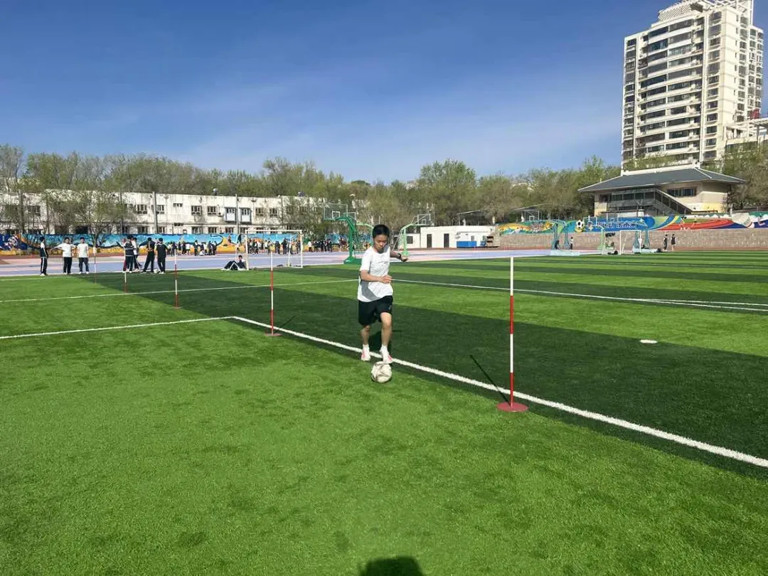 【五彩党建 金色青春】以考促练 备战中考——我校顺利开展初三体育模拟考试 第12张