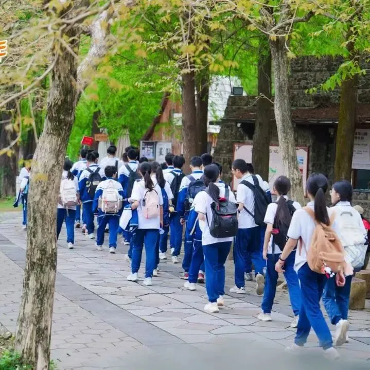 问鼎鼎湖,决胜中考——佛山市汾江中学初三励志研学暨中考誓师大会 第19张