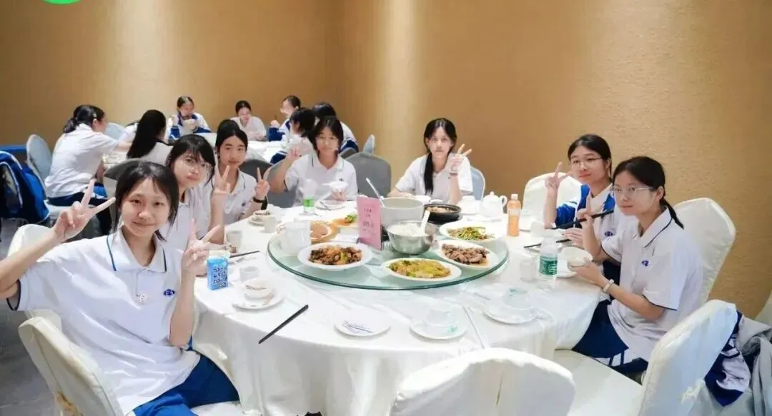 问鼎鼎湖,决胜中考——佛山市汾江中学初三励志研学暨中考誓师大会 第22张