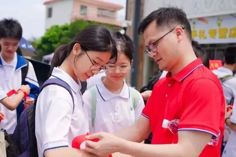 问鼎鼎湖,决胜中考——佛山市汾江中学初三励志研学暨中考誓师大会 第25张