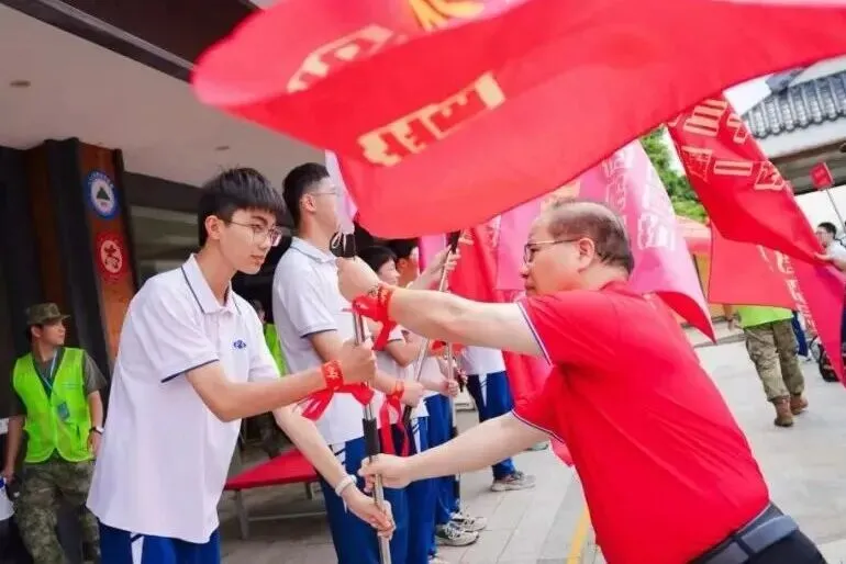 问鼎鼎湖,决胜中考——佛山市汾江中学初三励志研学暨中考誓师大会 第27张