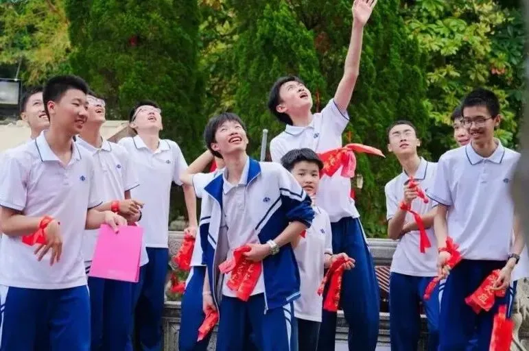 问鼎鼎湖,决胜中考——佛山市汾江中学初三励志研学暨中考誓师大会 第43张