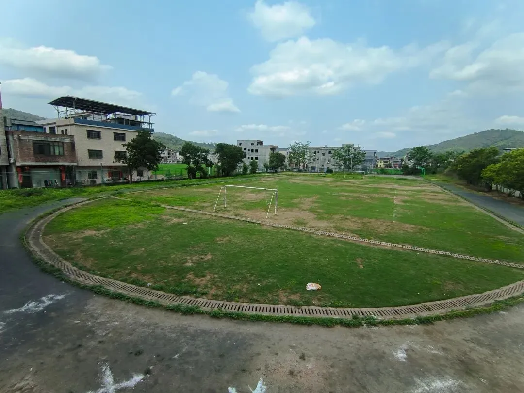 发了个体育模拟考视频,播放量跑到22万,热议的是城乡差距. 第1张