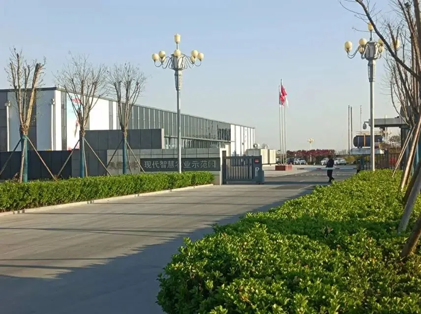 26山东真题:请从以上八个方面中选出三个你认为“租赁式旅游”作为一种新型旅游方式,备受年轻人喜爱的原因,并说明理由. 第1张