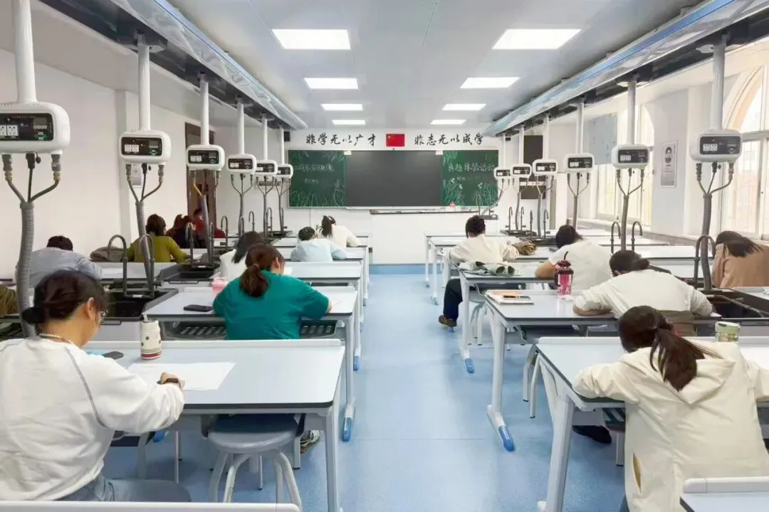 以考促研砺师能,真题实战促成长 | 我校第二届讲题大赛“真题体验”活动圆满落幕 第5张